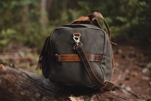 TheWasatch WaxedCanvasandFull GrainLeatherDuffelBagforMen 6 scaled