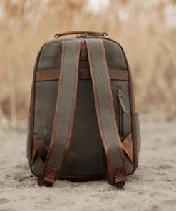 Traveler.backgreen 1