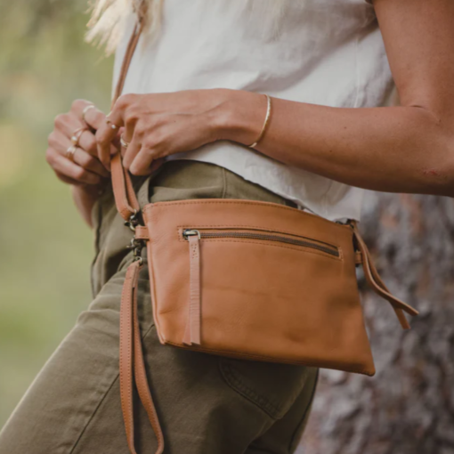 saddle.purse .1