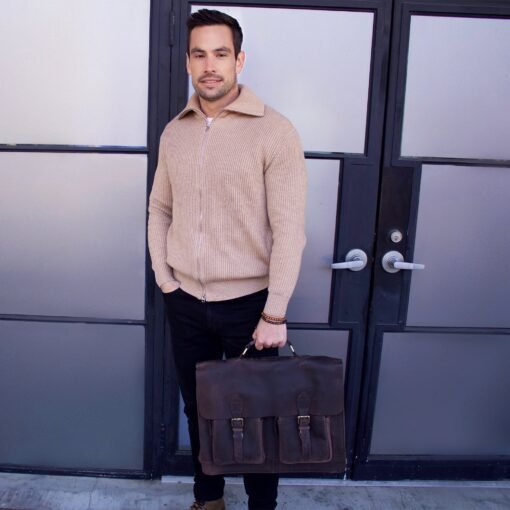 the distressed leather messenger bag for men model2
