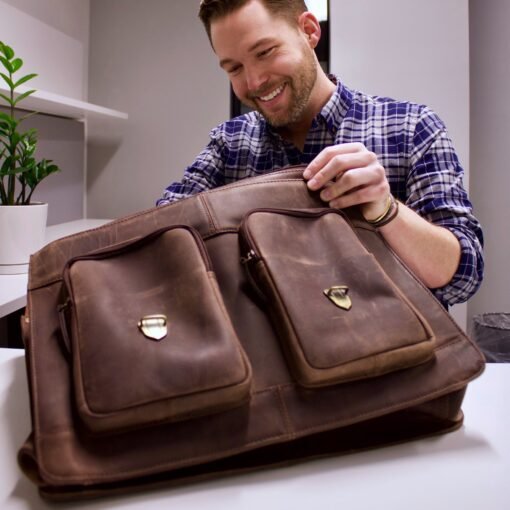 the distressed leather messenger bag for men model5