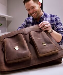 the distressed leather messenger bag for men model5 a0fedabe 7c2b 4a1e 8880 0baa5847295d