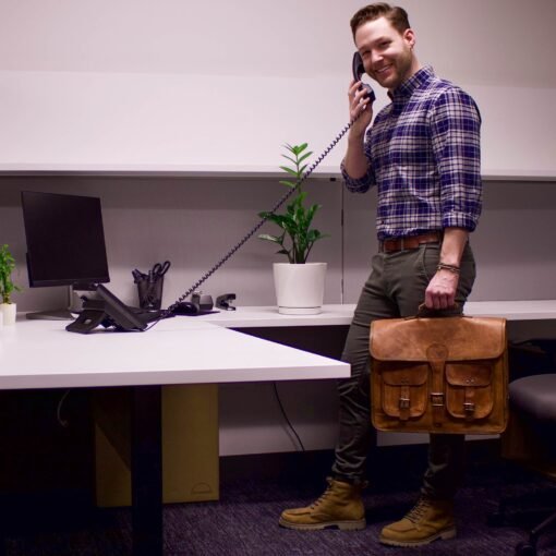 the indy leather messenger bag for men model office