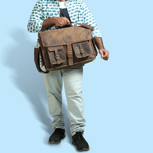 the jones buffalo leather messenger bag for men3 65bf28b9 fa4b 4b27 86e2 7ed7a728f64b