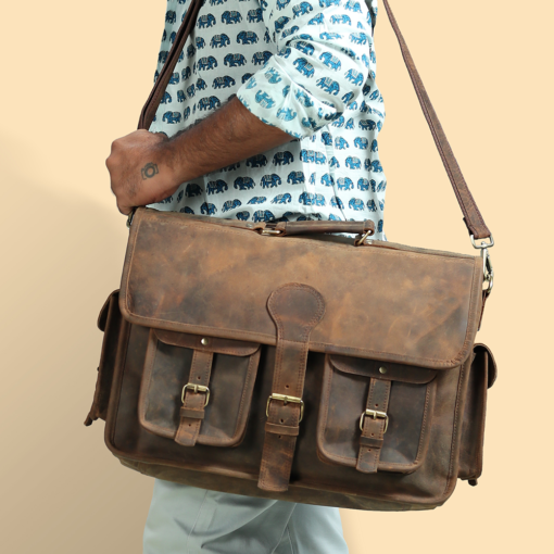 the jones buffalo leather messenger bag for men9 d32686e8 ee06 4116 81d9 22f71d0c8284