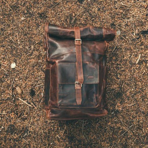 the kobuk mens leather backpack laptop rucksack dark walnut