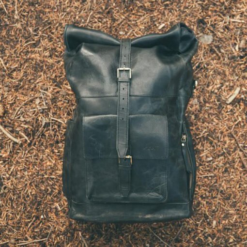the kobuk mens leather backpack laptop rucksack midnight black