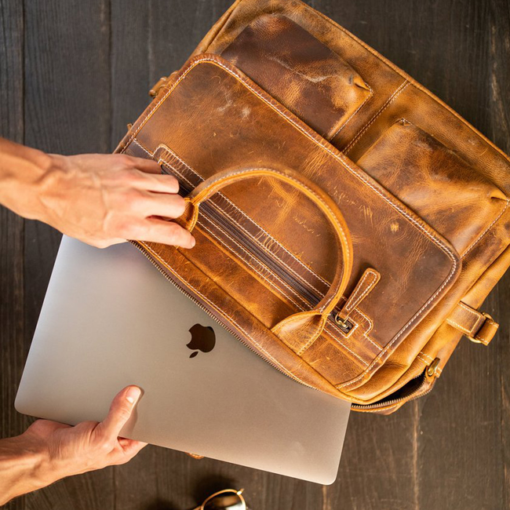 the pilot mens leather laptop messenger bag antique brown8